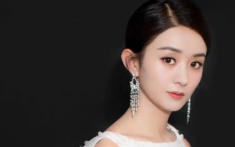 赵丽颖优雅白裙最新壁纸_气质脱俗美女明星