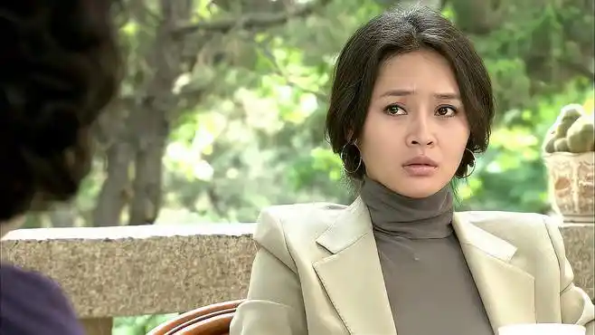 门第:春生看到了小贝的车,小贝选择了隐瞒,引起了春生的怀疑