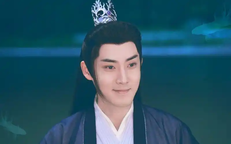 【张睿】余墨‖琼酥酒面风吹醒,一缕斜红临晚镜