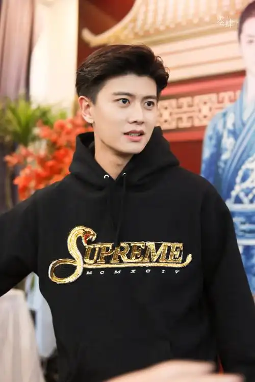 眼里有光,干净清澈,我的宝贝又美又帅又可爱@任嘉伦allen