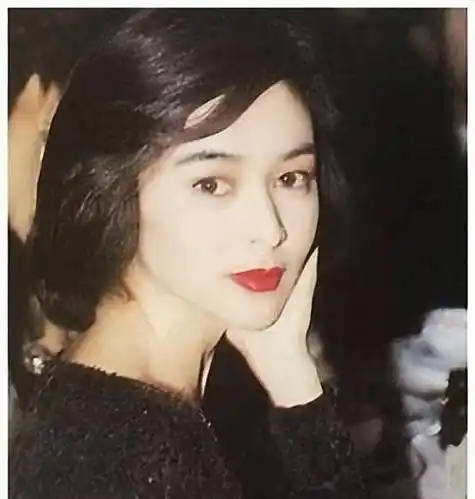 2000年,冯小刚邀38岁关之琳主演《大腕》遭反对:她来会影响票房_时候