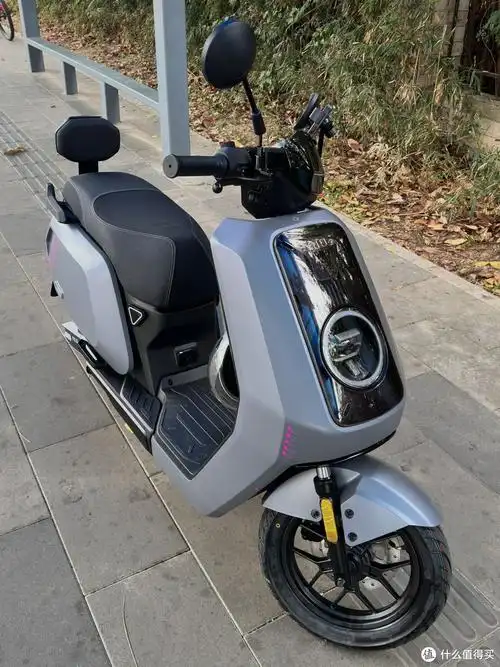 九号电动车f2z 110对比小牛nxt play版,谁更值得买?