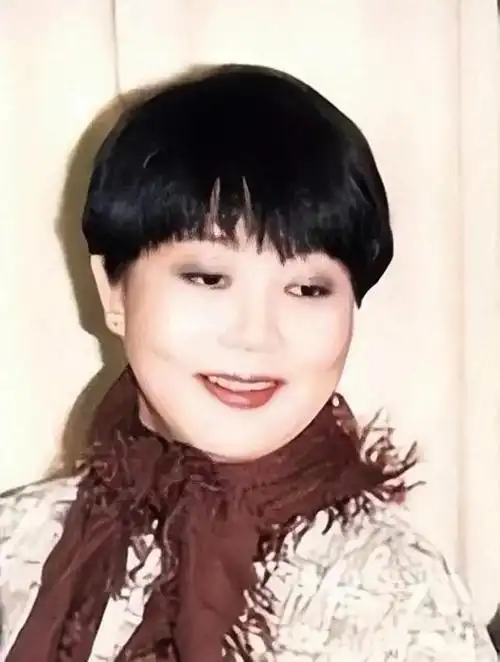 曾经的小品女王杨蕾,丈夫却爱上了师娘,令人实在无语