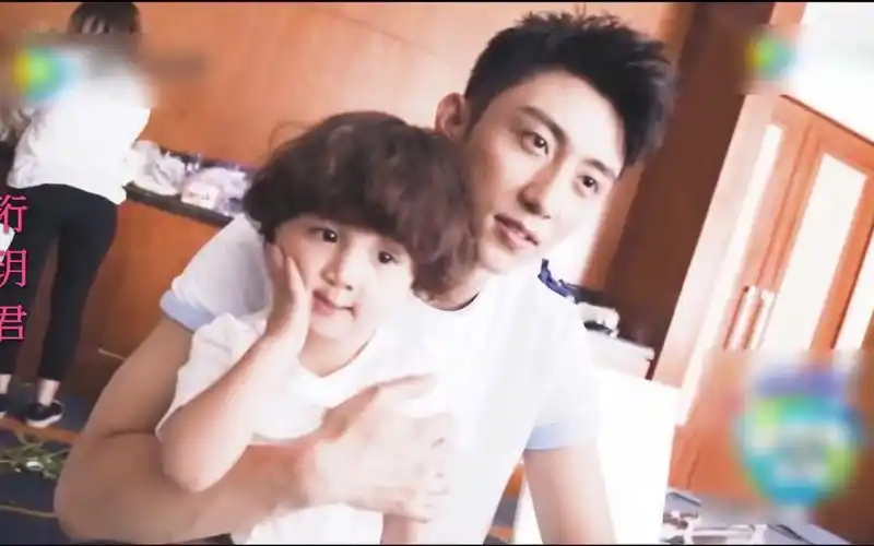 [黄景瑜x豪豪] 伪超人回来了/父子超甜瞬间_哔哩哔哩_bilibili
