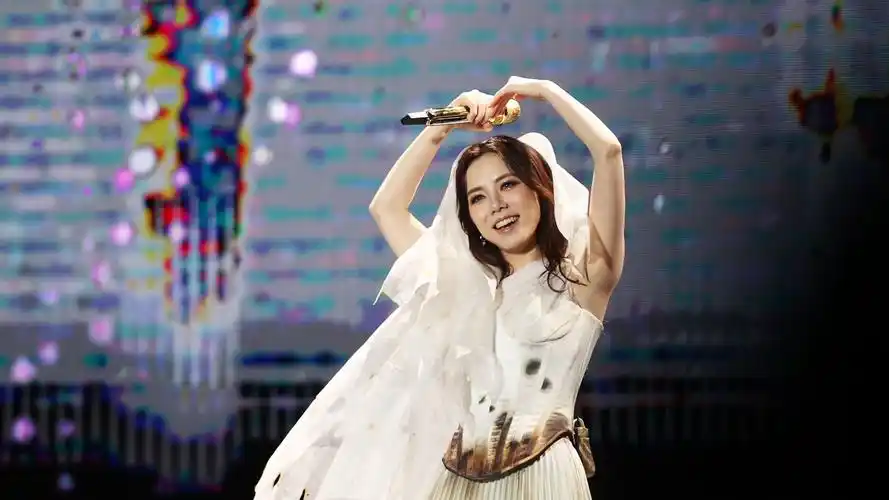 【4k】gem邓紫棋iamgloria巡演深圳站冰河时代