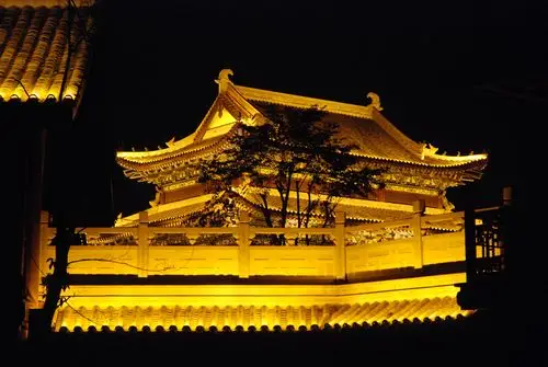 谭氏瓦楞灯:让古建筑灯光艺术有诗,更有远方