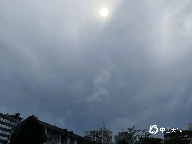 抬头看!北京上空惊现"乳状云"