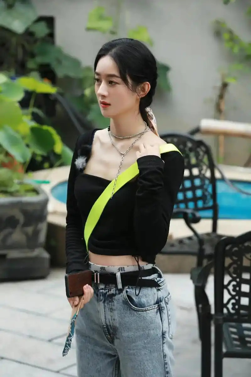 赵丽颖 #中餐厅赵丽颖私服造型  - 抖音