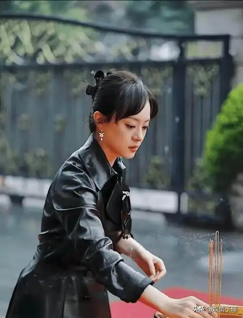 原创当44岁胡杏儿和41岁孙俪同框才发现人到中年还得靠气质与骨相