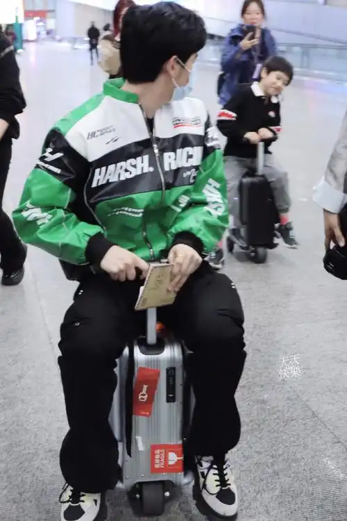 胡先煦穿过月亮的旅行