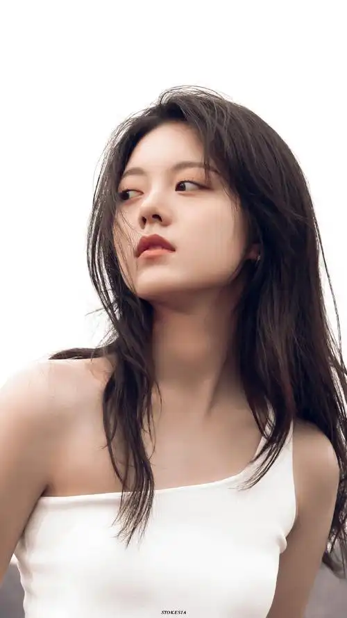 赵今麦湖畔撑伞大片