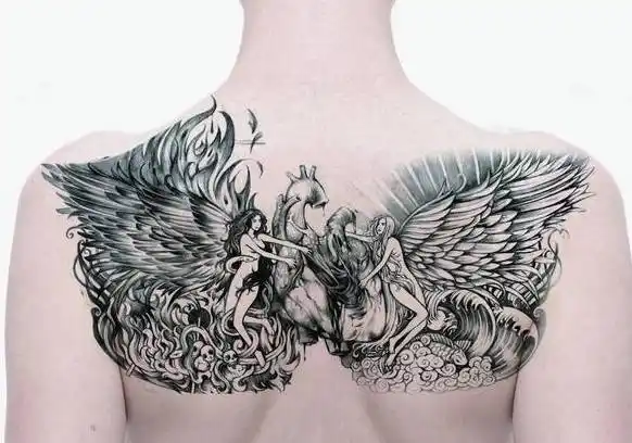 男生后背翅膀纹身图案大全7