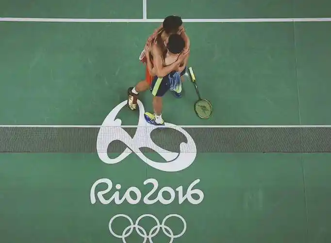 "悲情英雄"李宗伟:为治癌症电疗33次喉咙全烂,吃饭时要喷麻药_林丹