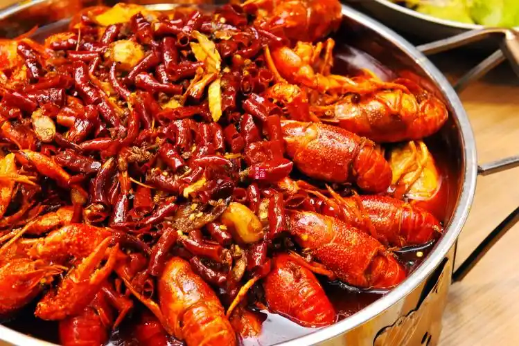 香辣蒜蓉五香油焖十三香这个夏天的小龙虾和它更配哦
