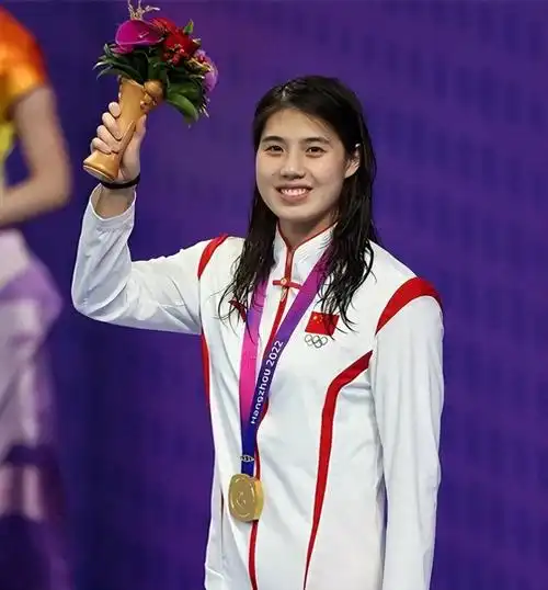 24日,亚运会女子200米蝶泳决赛上,来自江苏的张雨霏