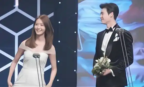 "人气女神"林允儿:因限籍令发展受限制,搭档李钟硕带来王炸剧_时候