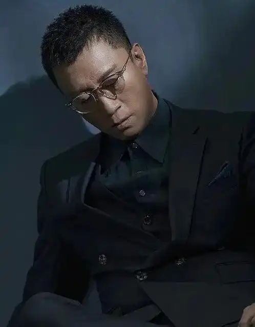 周晓鸥透露,拍《扫黑风暴》时,连个剧本都没见着