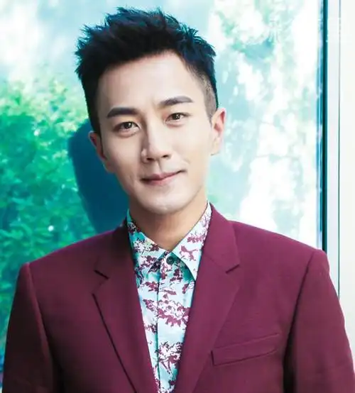 你们觉得哪个发型比较好看?