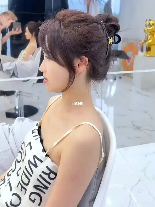 随意扎随意披都绝美的法式八字刘海