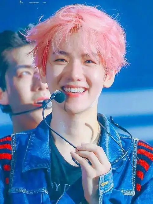 边伯贤因与sm解除纷争向粉丝道歉