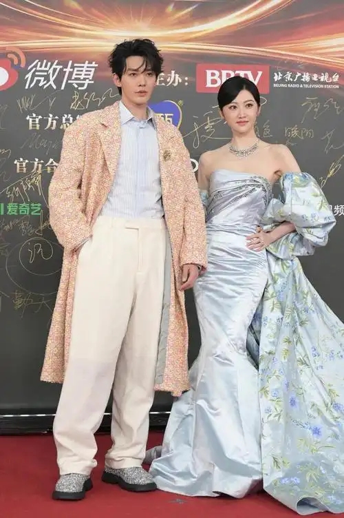 虞书欣脸肿,杨紫,陈都灵比丑,微博之夜成了照妖镜|古力娜扎|音乐专辑