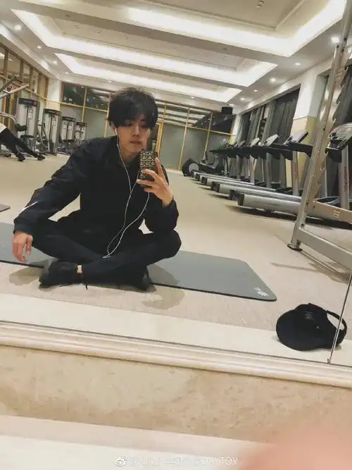 x玖少年团肖战daytoy健身了, 就是忍不住呢但是,至少得看到你呀!