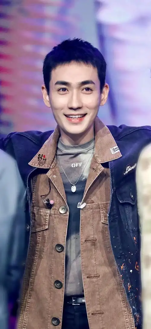 朱一龙喜欢你笑起来的样子