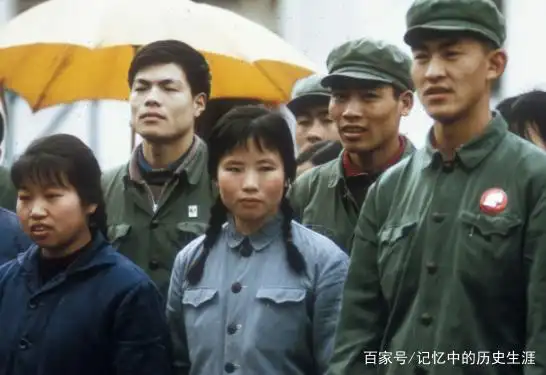 一组老照片:镜头下70年代的中国,一碗肉饺子才卖2毛钱