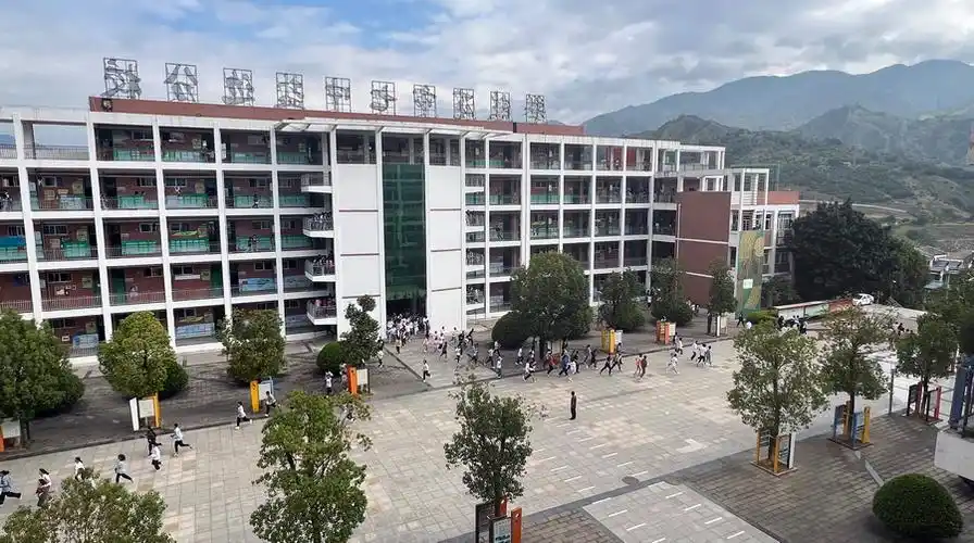 盐边县中学校-校园新闻