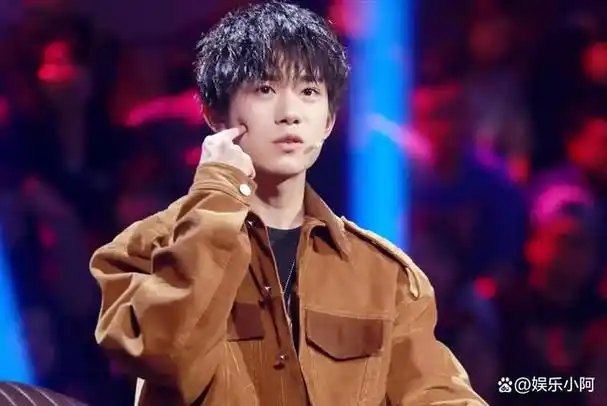 大儿子百亿影帝,小儿子破世界纪录,易烊千玺妈妈到底有多厉害?