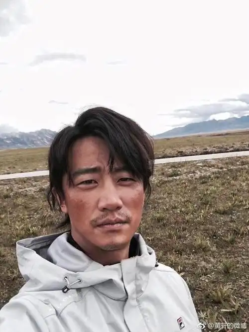 黄轩晒开机杀青对比照 感叹"创业不容易"