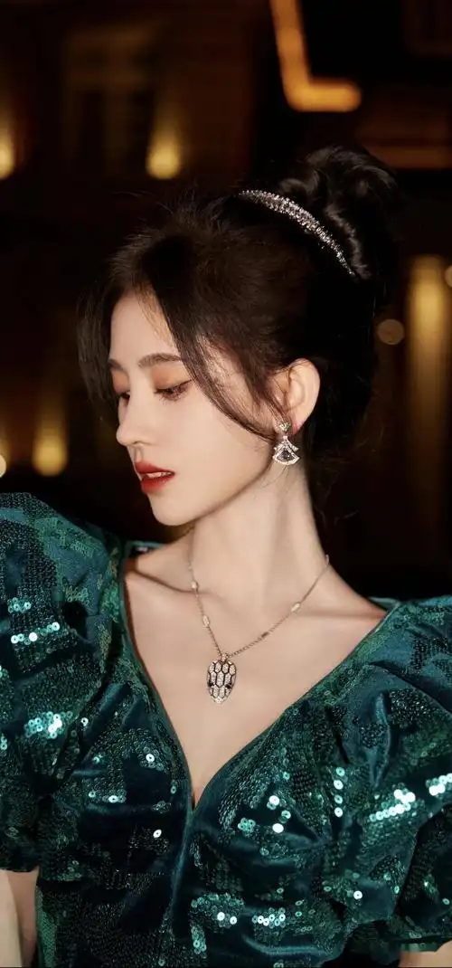 溢彩流光,温婉曼妙,星光月色夜影惊人,鞠婧祎绝色超清壁纸分享_举报