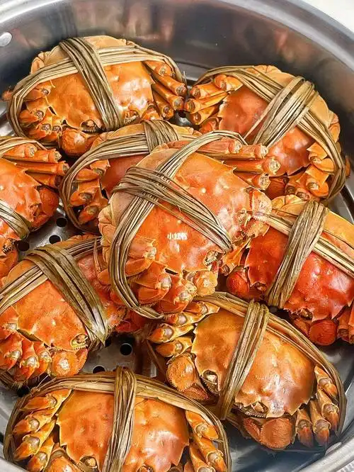 我找到了一家神仙大闸蟹店铺!个头大只肉多黄满满!太让我垂涎三尺了!