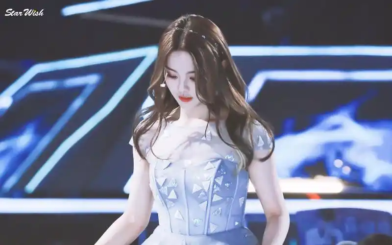 杨超越 火箭少女101 - 堆糖,美图壁纸兴趣社区