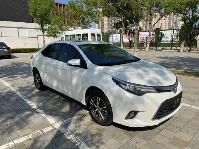 15年丰田雷凌轿车 [已售]