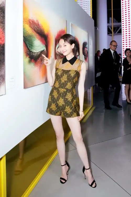 王子文 来自明星美足笑开颜 - 微博