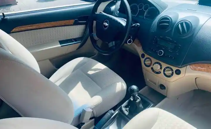 雪佛兰 乐风 2007款 1.4 手动 sl劲黑内饰版