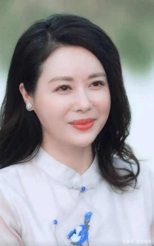 邓英:《西游记续集》的樵妻,出道20多年没火,嫣语赋演秋嫣嫡母