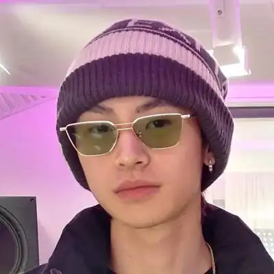 小鬼王琳凯手头像