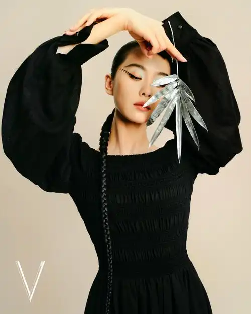 竹韵美人刘诗诗##刘诗诗竹枝妆##刘诗诗v中文版十一月刊封面