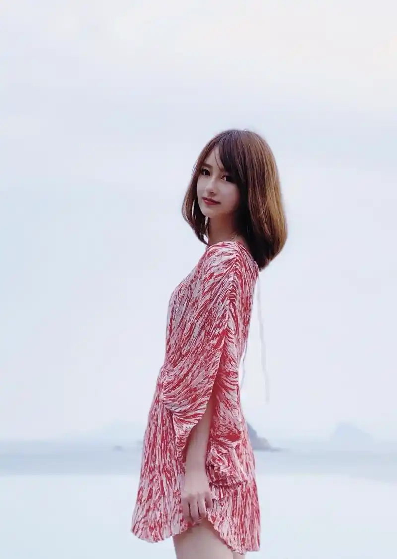 腾讯nba美女主播小七,肤白貌美,绝世容颜,球迷心中的"白月光"