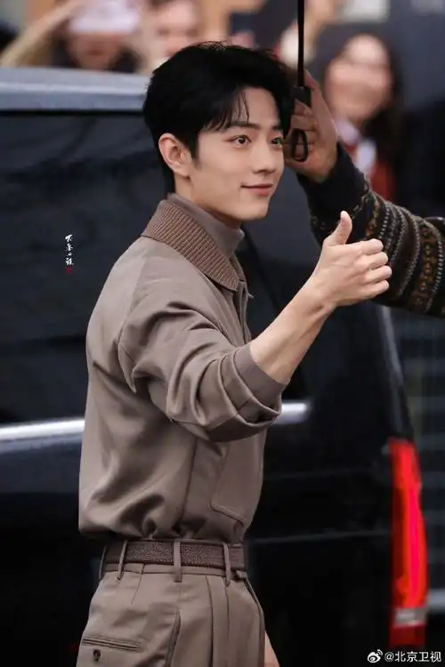 肖战时装周生图好甜##肖战看秀look