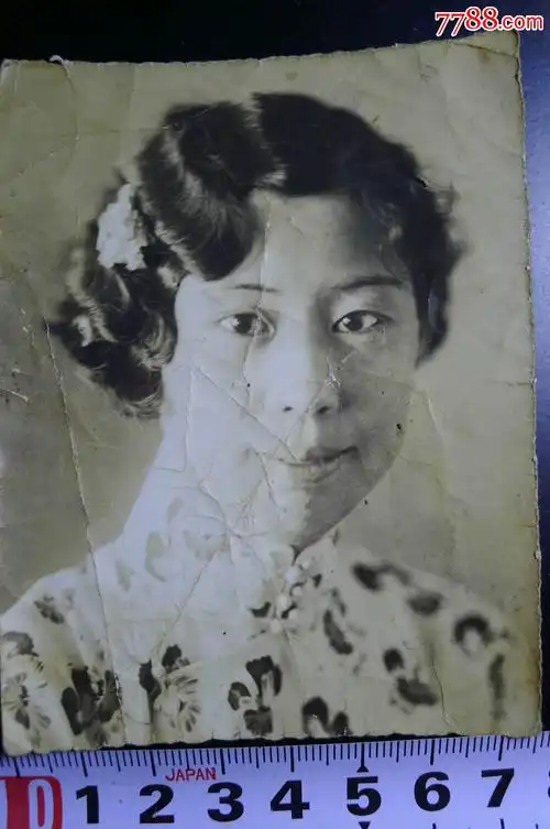烫发,带花的民国美女.7.7*10