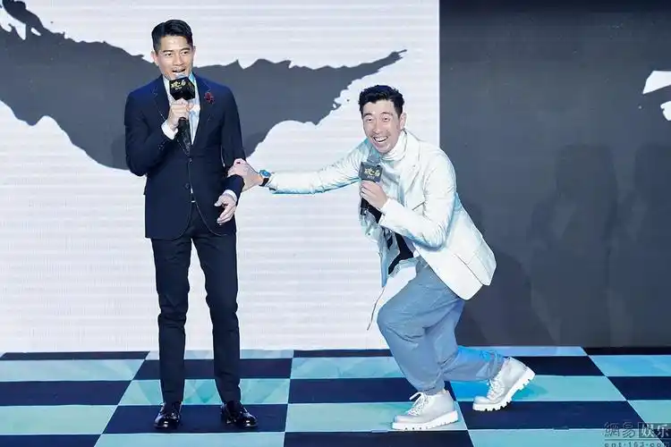 郭富城王千源出席《破局》发布会