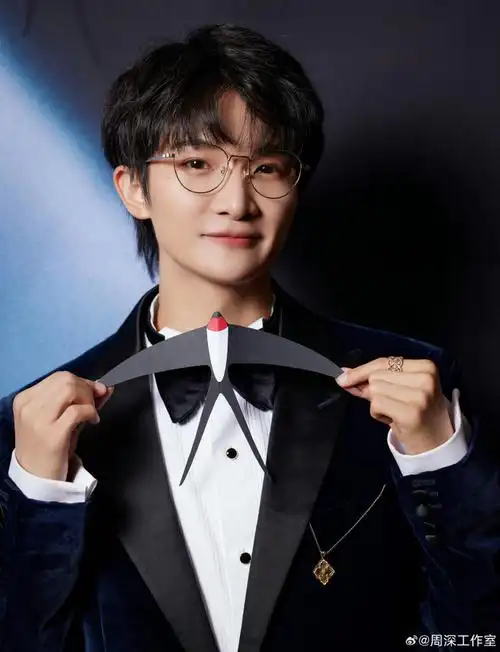 周深采访现场清唱小美满##周深m榜见面会清唱小美满##周深小美满年度