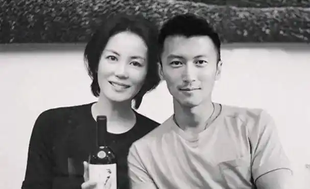 谢霆锋和王菲对爱情的执着和坚守,让人们为之动容,值得人们学习