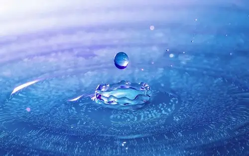清新唯美水滴桌面壁纸