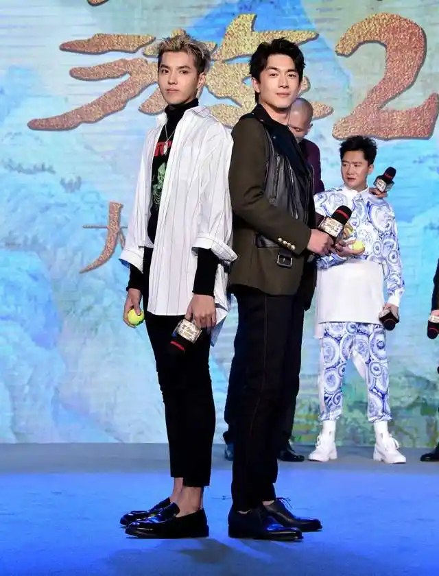 无滤镜暴露林更新真实身材,网友:果然男星身高最致命