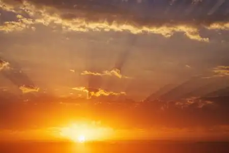 火红的橙色落日的天空.美丽的天空.天空背景照片