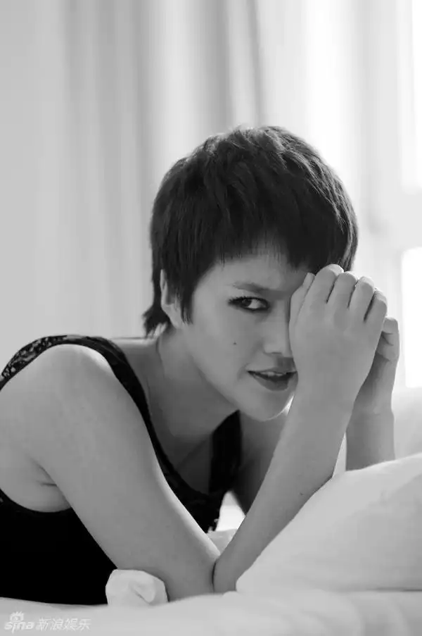 谭维维鬼马表情